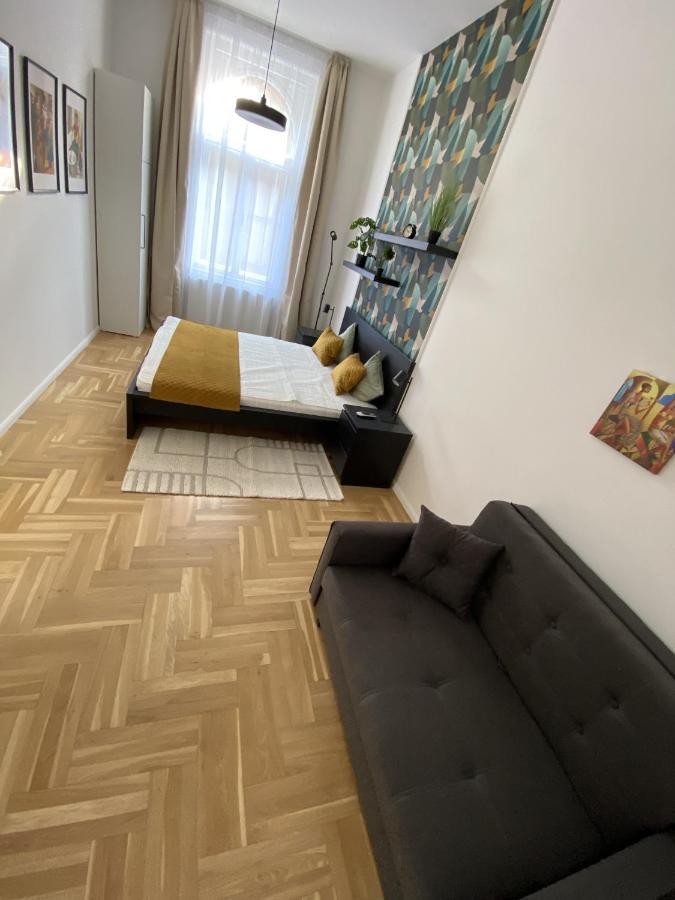 Birdie 3-Bdr Apartment Budapest Bagian luar foto
