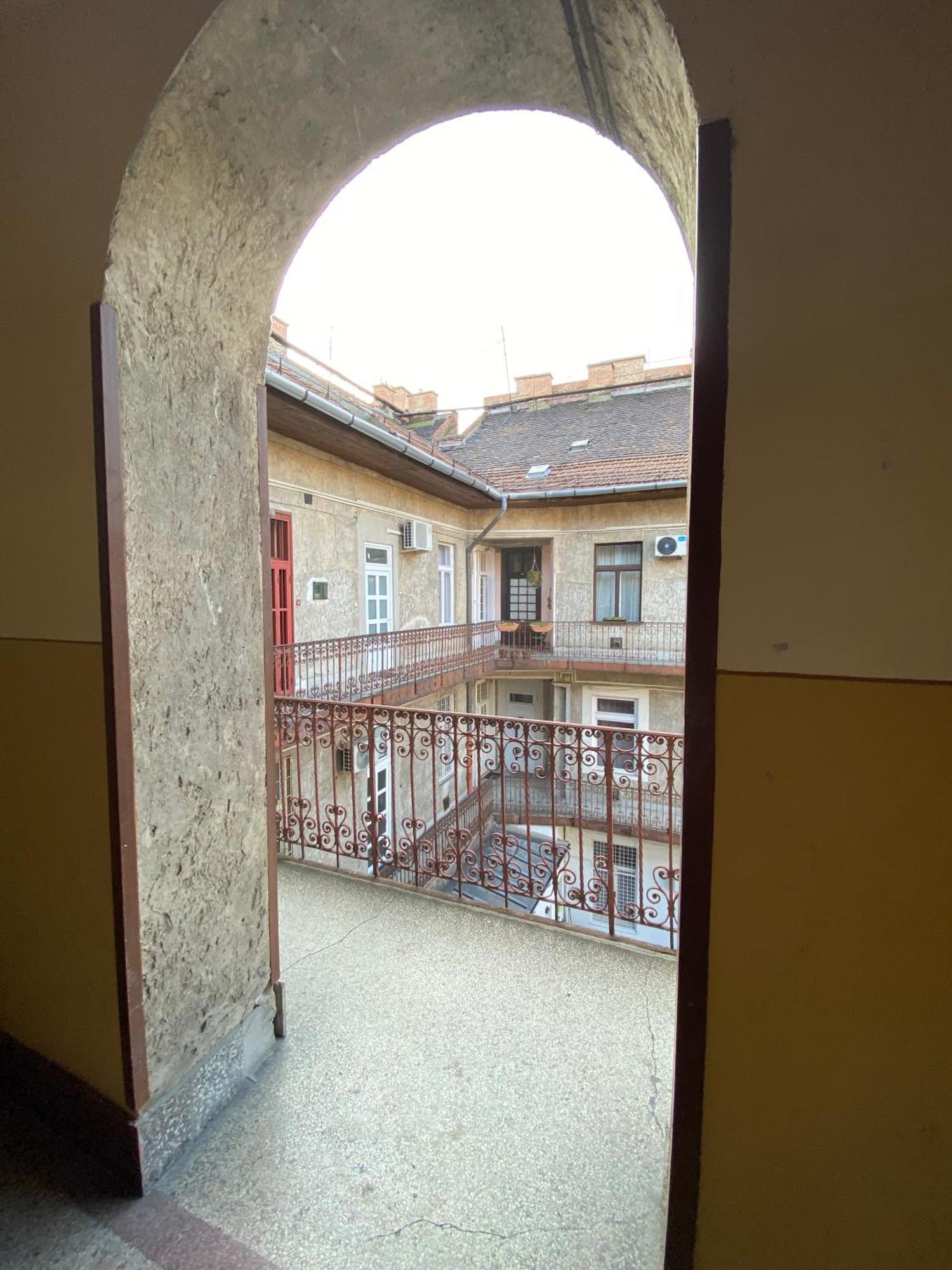 Birdie 3-Bdr Apartment Budapest Bagian luar foto